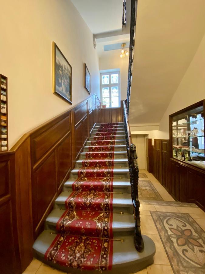Hotel Klarinn Prague Castle Exteriör bild