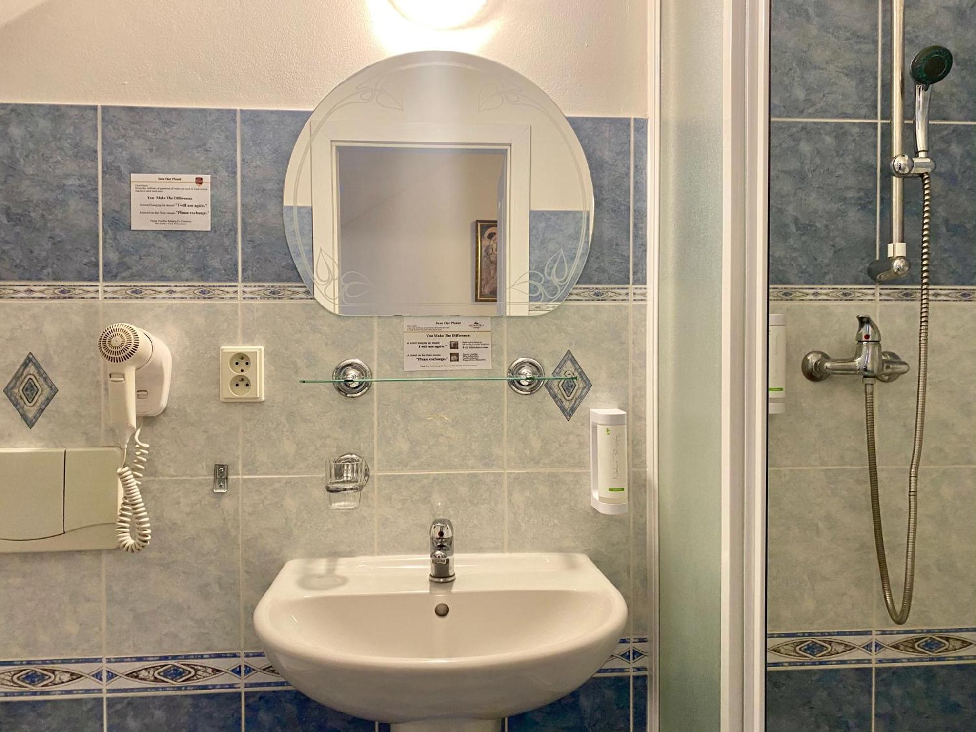 Hotel Klarinn Prague Castle Rum bild