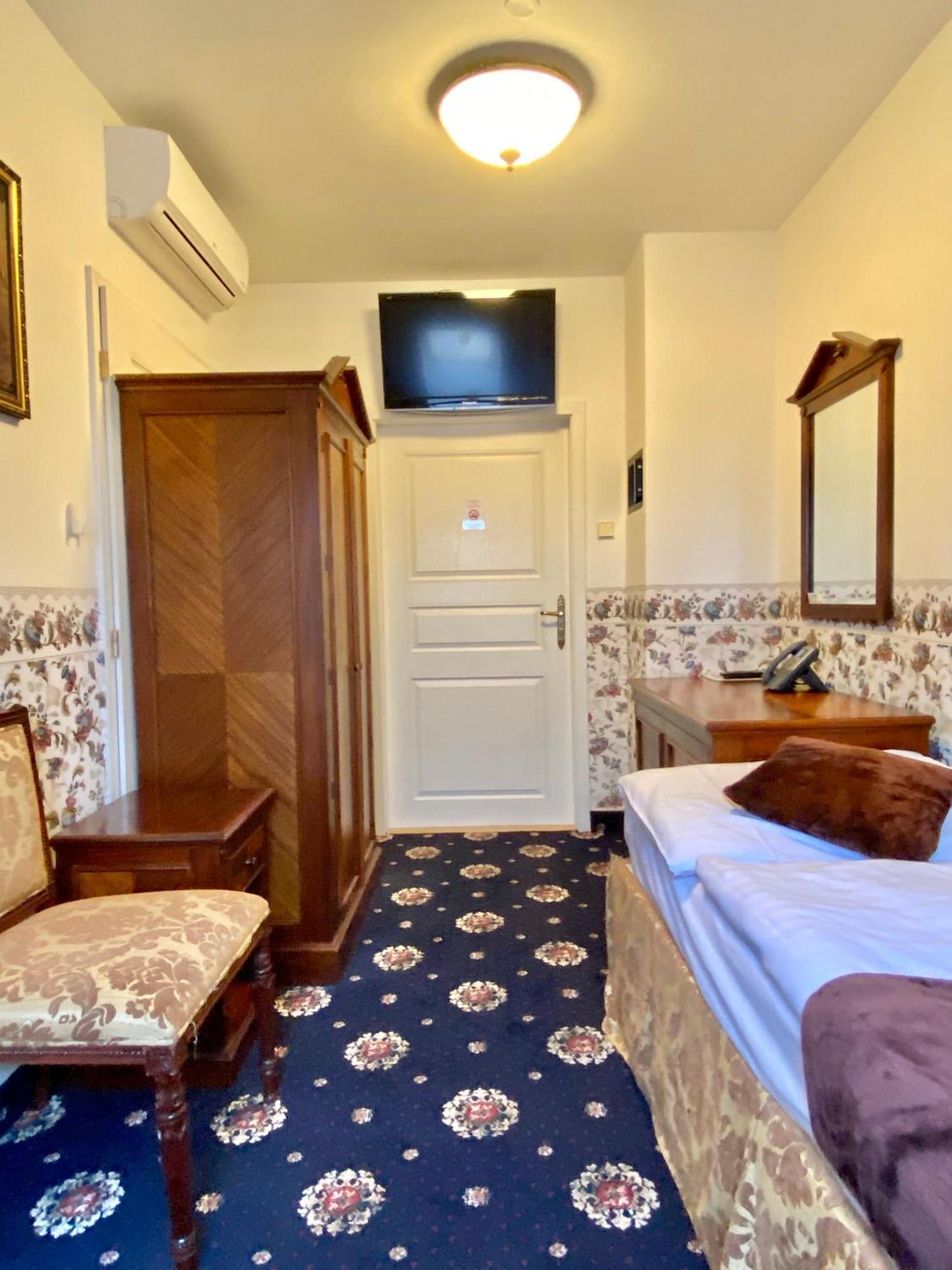 Hotel Klarinn Prague Castle Rum bild