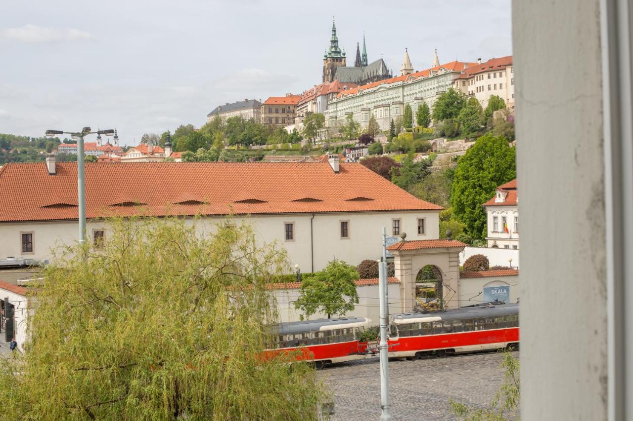 Hotel Klarinn Prague Castle Exteriör bild