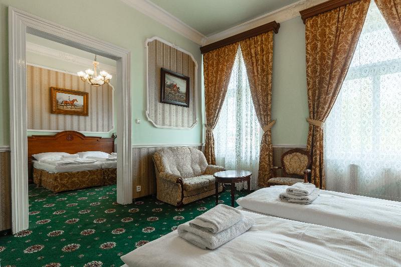 Hotel Klarinn Prague Castle Exteriör bild